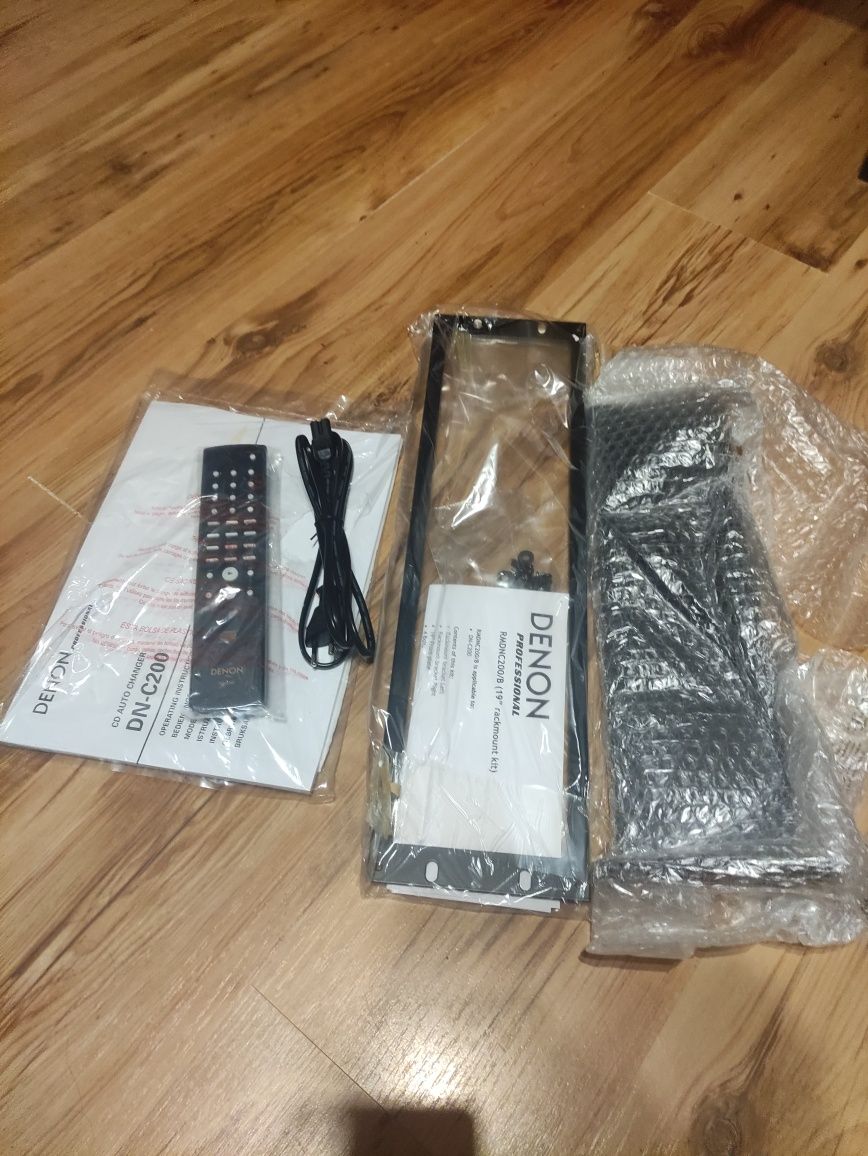 Професионален CD Changer DENON DN-C200