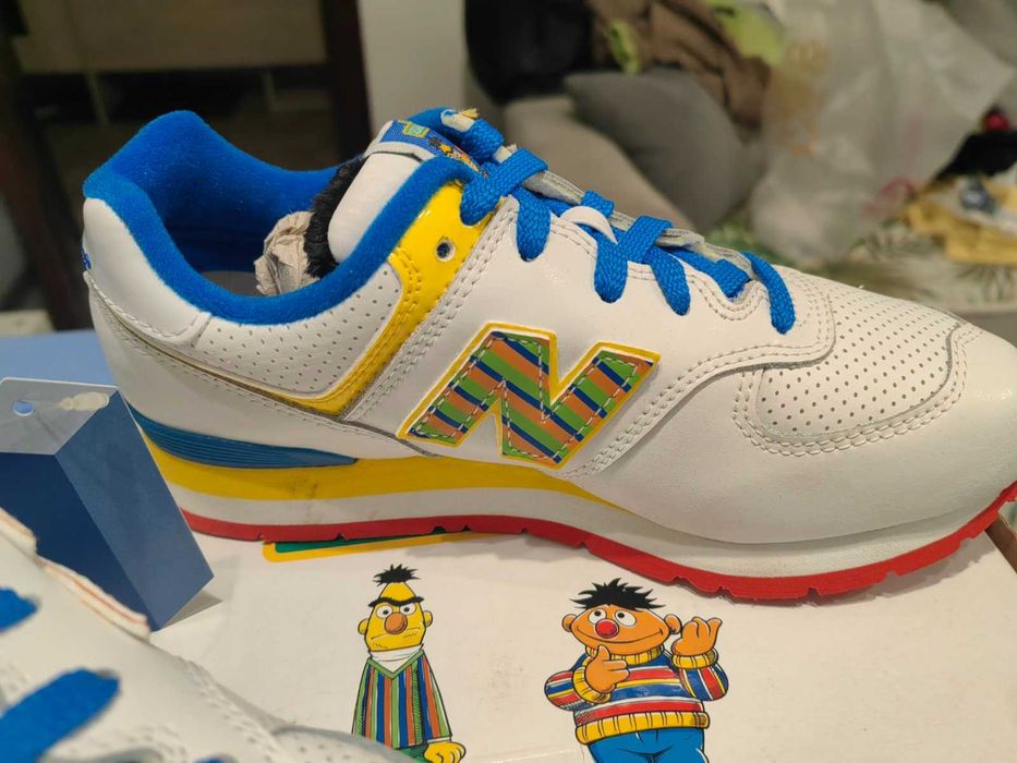 Маратонки New Balance улица Сезам