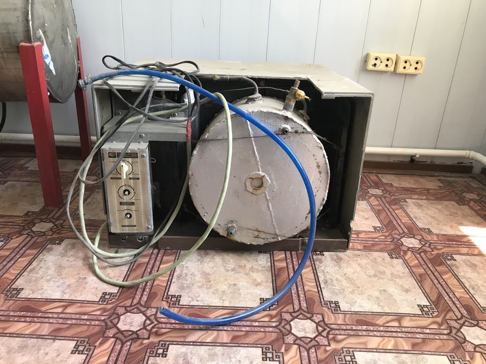 Газ вода апарат сотилади.