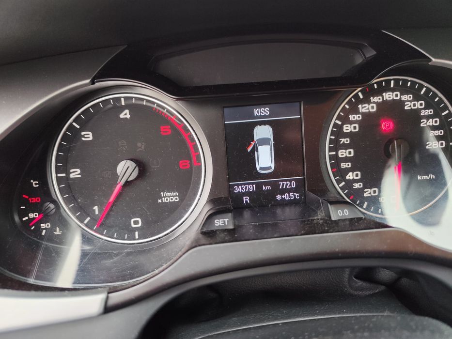 Audi A4 anul 2011