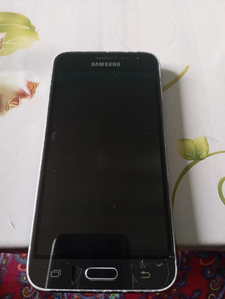 Samsung j3 2016 sotiladi batareyka qoʻyish kerak bitta aybi shu