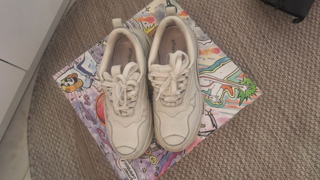 Сникърси на марката Jeffrey Campbell