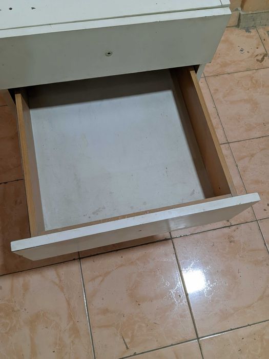 Шкаф. Тумба. С выдвижными полками.