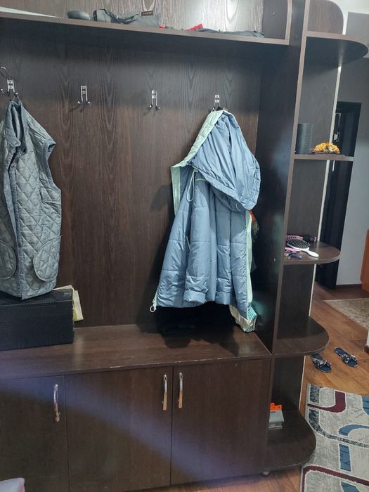 Срочно продам шкаф для прихожей