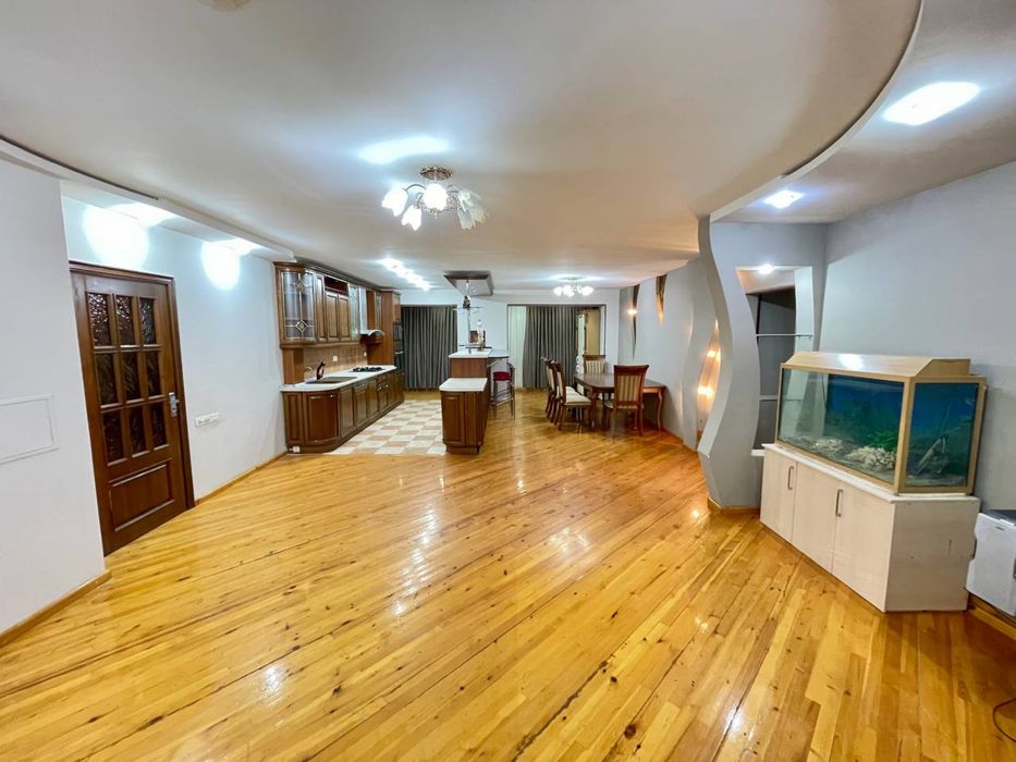 Срочно продажа кв  Ракат Махалля 5 ком 3/4 этаж 236м2