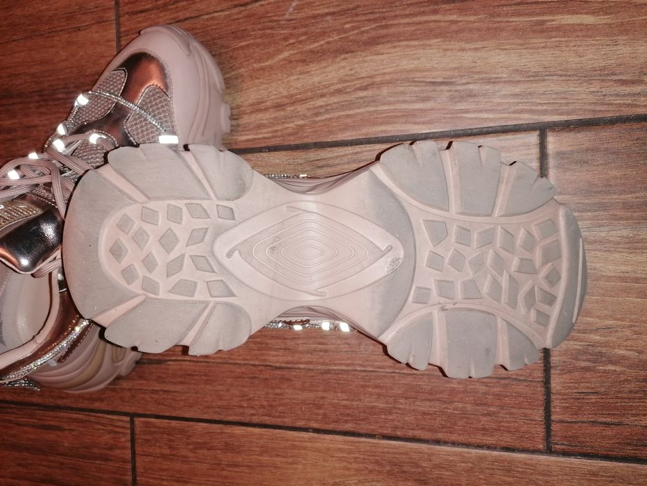 Vând adidași, nr 39 Dama