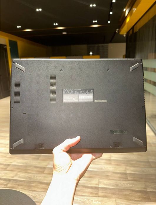 Asus X560UD ноутбук