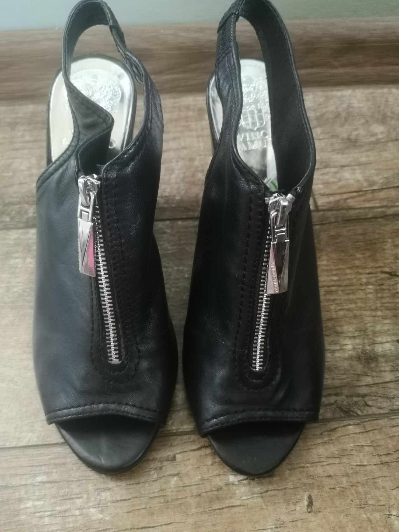 Vince Camuto, нови сандали естествена кожа, номер 39