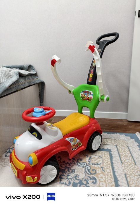 Детская машинка продам