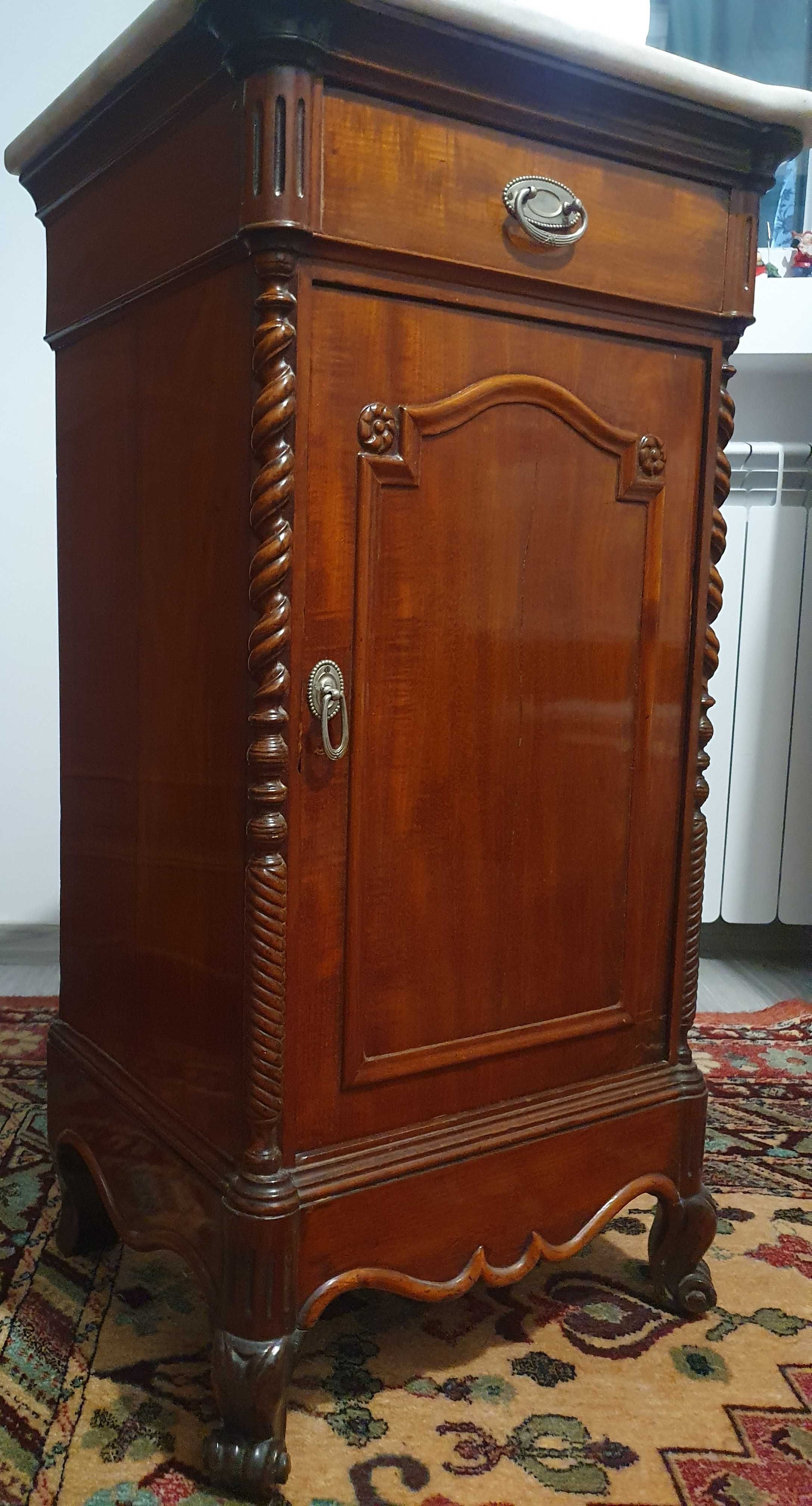 Comode anii 1900 in stare foarte buna