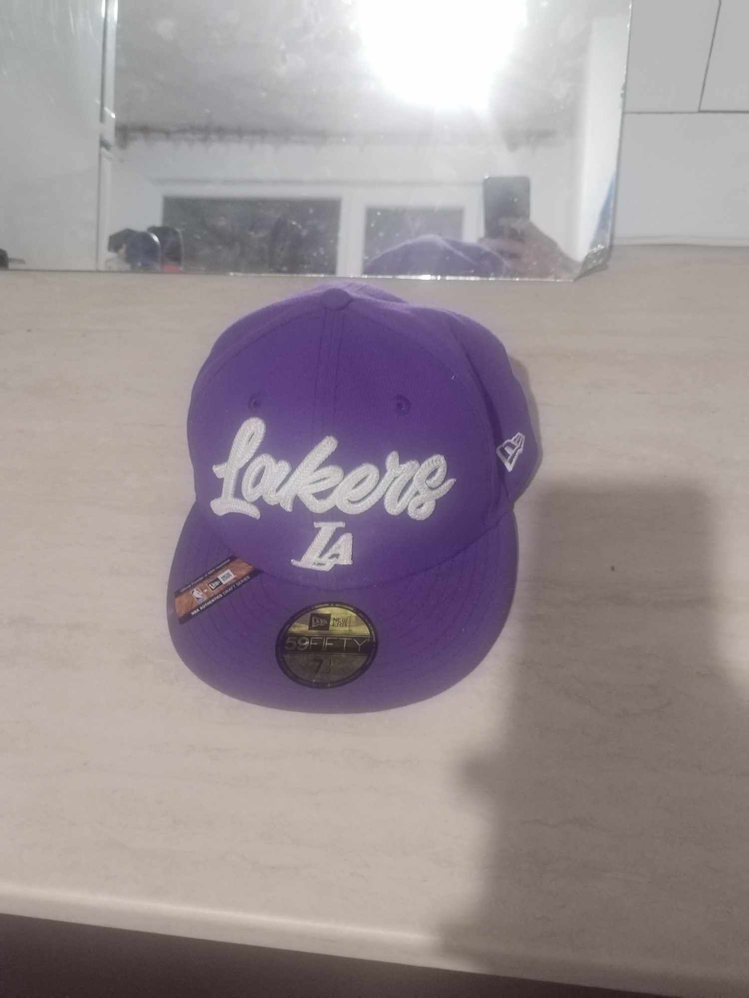 Баскетболна шапка на NBA Lakers!