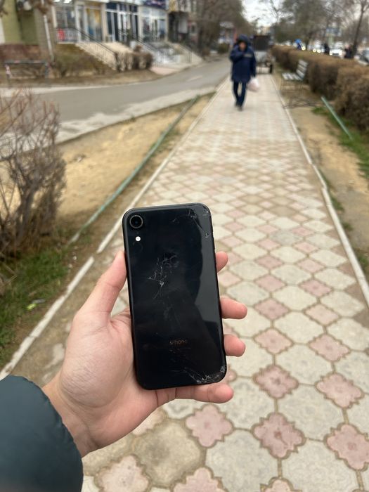 iPhone XR В хорошем состоянии