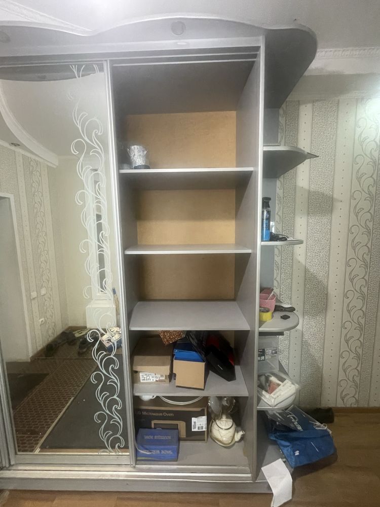 Продам шкаф в прихожую в хол
