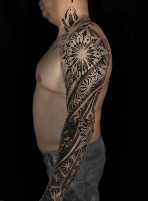 Татуировка художественная.