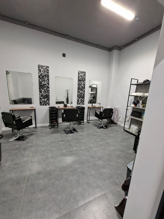 Парикмахерская  в магазине  в аренду