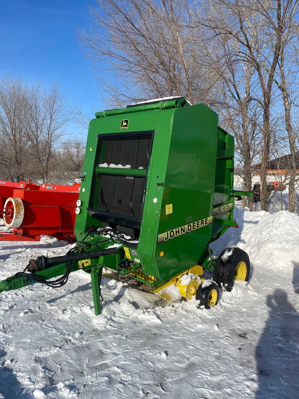 Рулонный пресс John-Deere