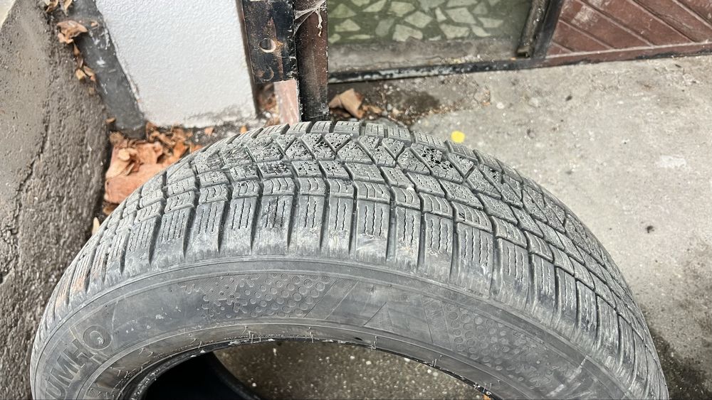 Зимни гуми KUMHO за джип 235.60.18 ДОТ 2021г.карани са малко.Перфектни