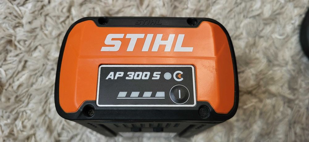 STIHL AP300S Defect arata servis