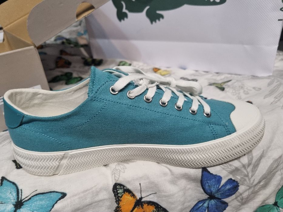 Tenisi Lacoste, coloare turcoaz. Marimea 41