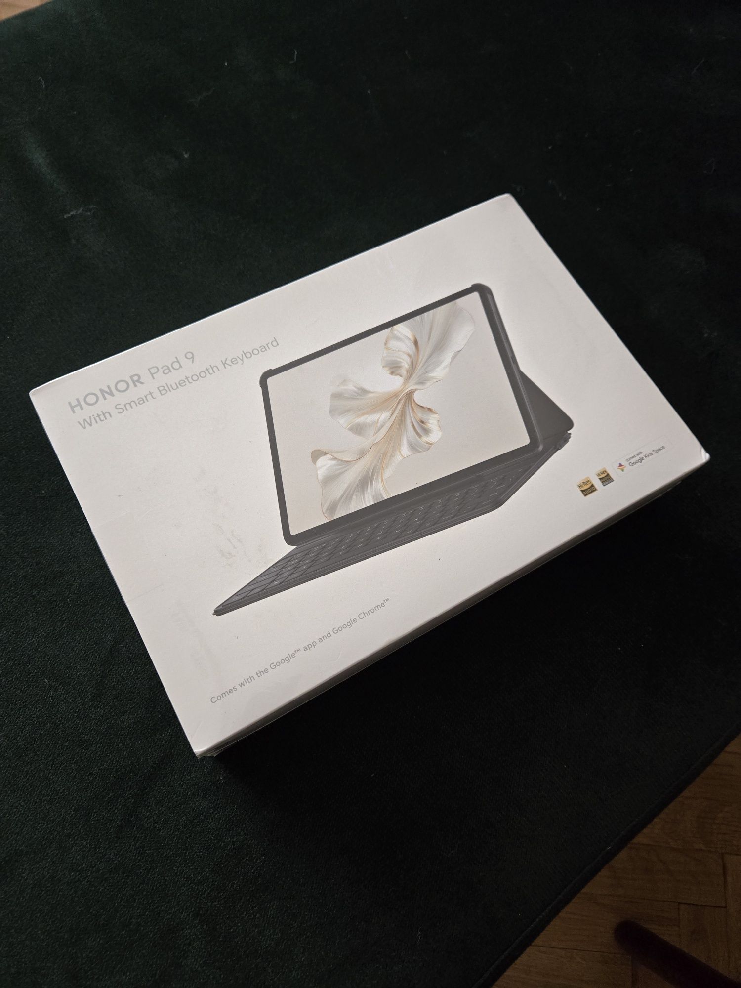 Honor Pad 9 with Smart Bluetooth Keyboard