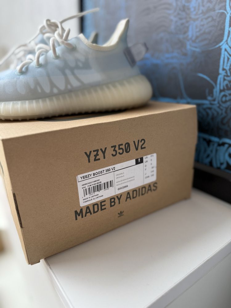 Yeezy Boost 350 V2 MONICE – Оригинални, номер 39 1/3