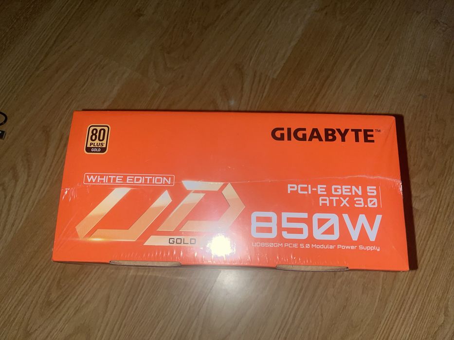 Захранване 850W Gigabyte