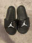 Vând papuci originali Jordan (nu Balenciaga Rick Owens Chrome hearts)