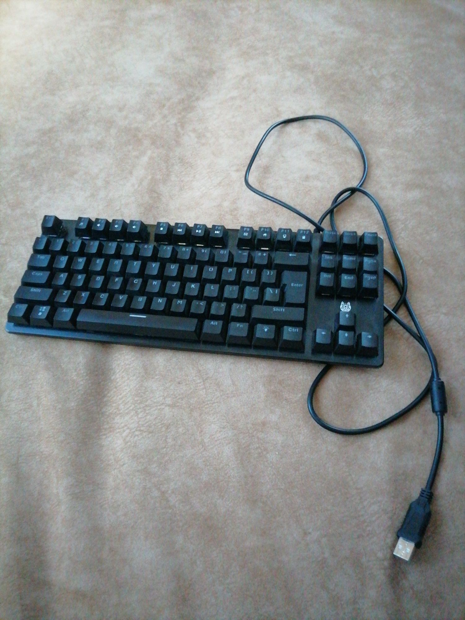 Vand tastatura mecanica