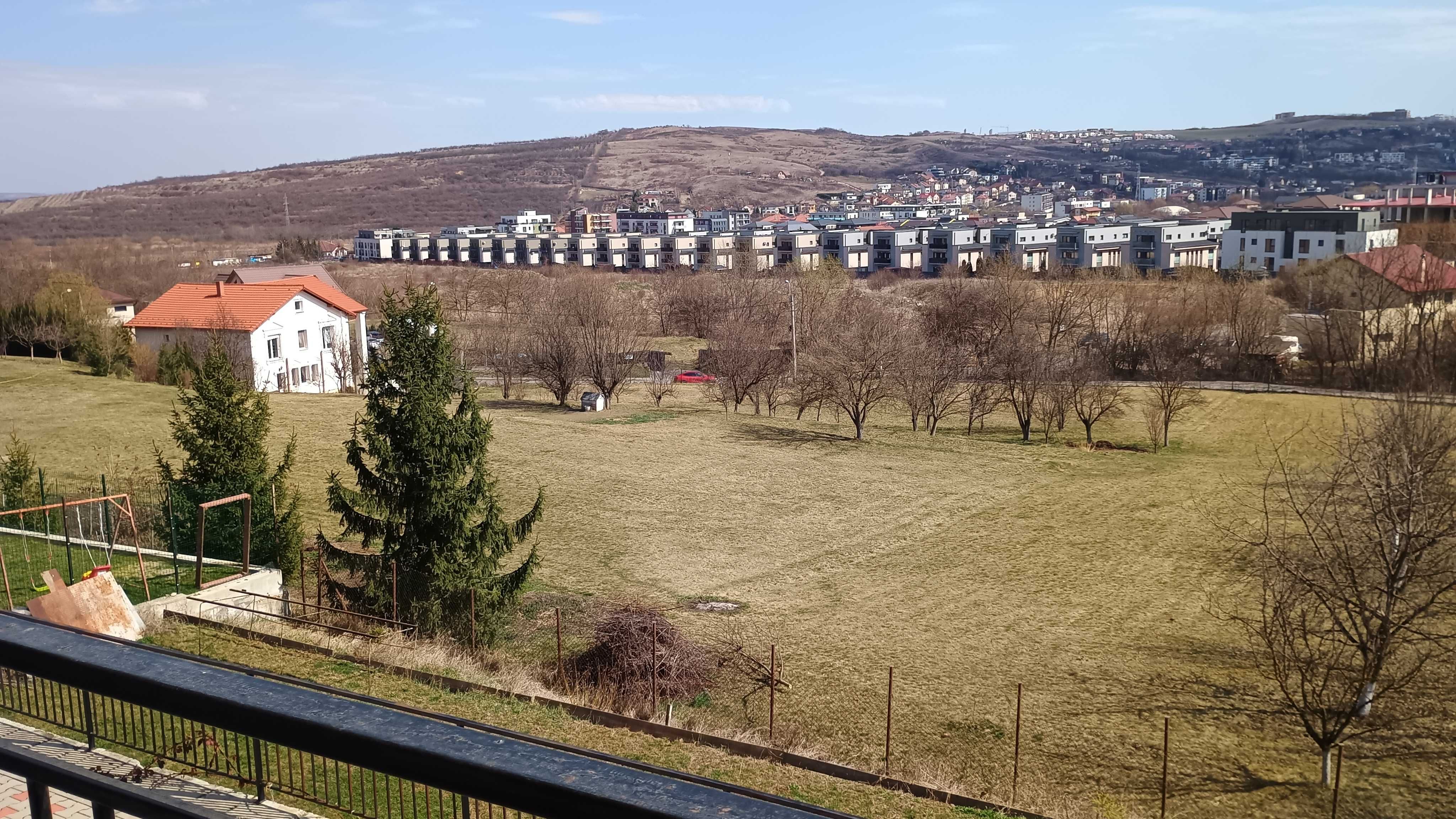 inchiriez apartament 3 camere foarte spatios, mobilat sau nemobilat