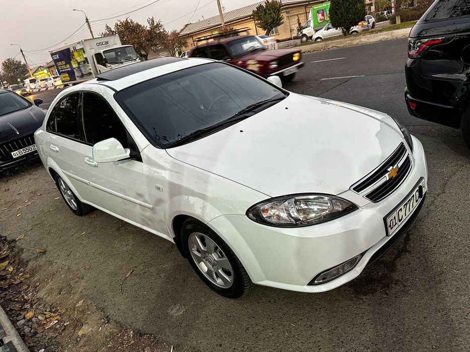 Gentra 3 поз Автомат 80.000км пробег идеал ҳолатда!