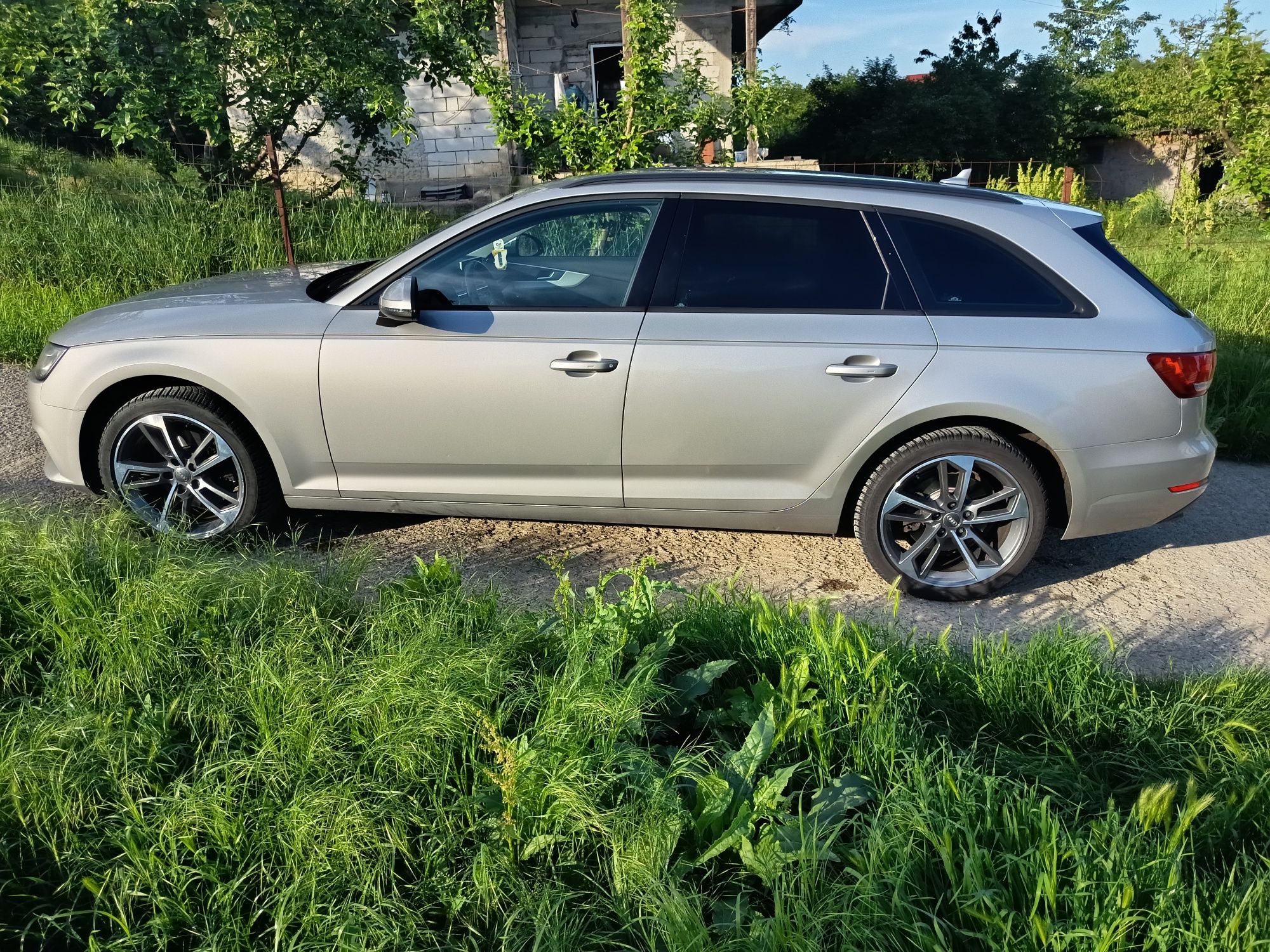 Audi A4, 2.0 diesel, B9,  bixenon, jante 18 S