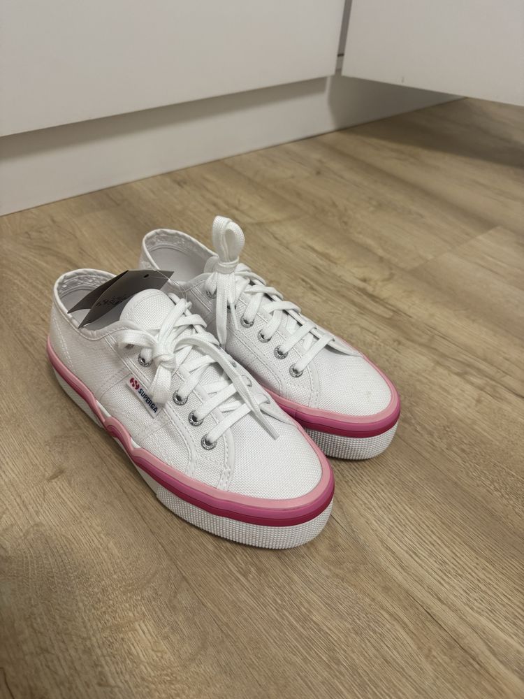 Оригинални дамски кецове Superga