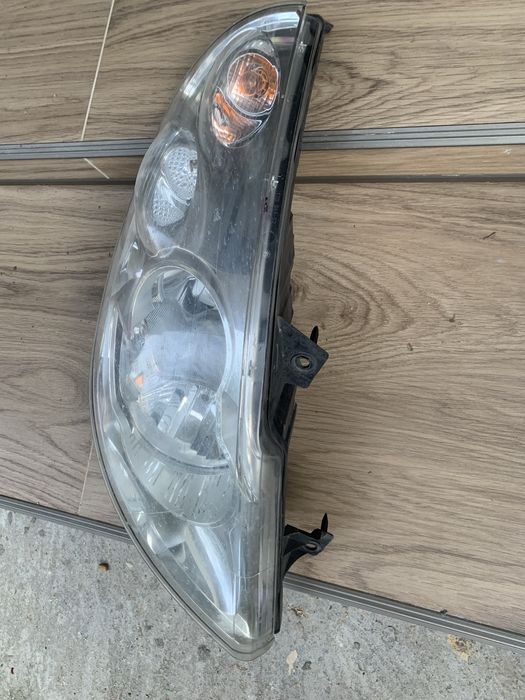 Far Renault Master 3 an 2010/2011/2012/2013/2014/2015/2016/2017dreapta