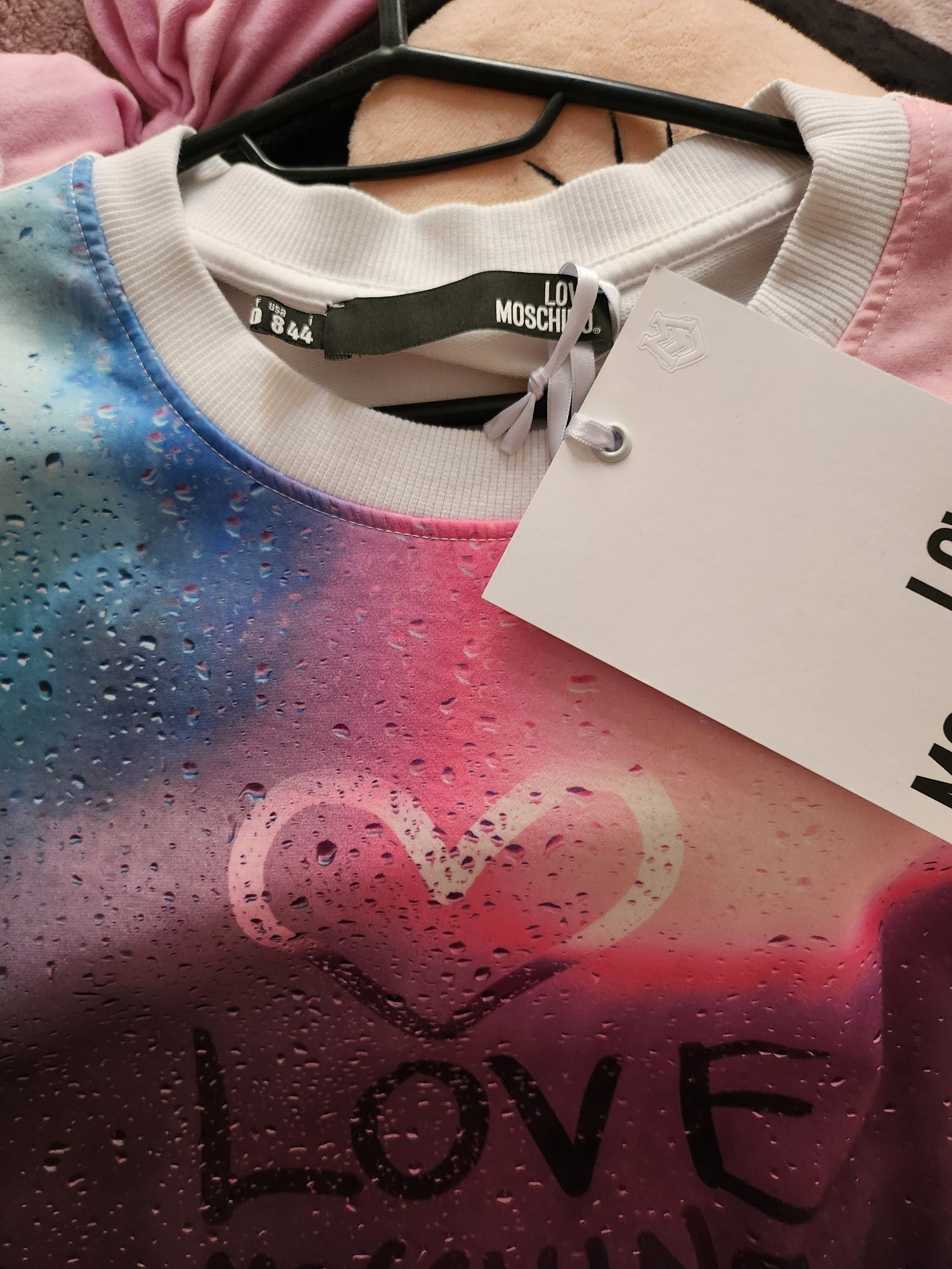 Блузи Love Moschino