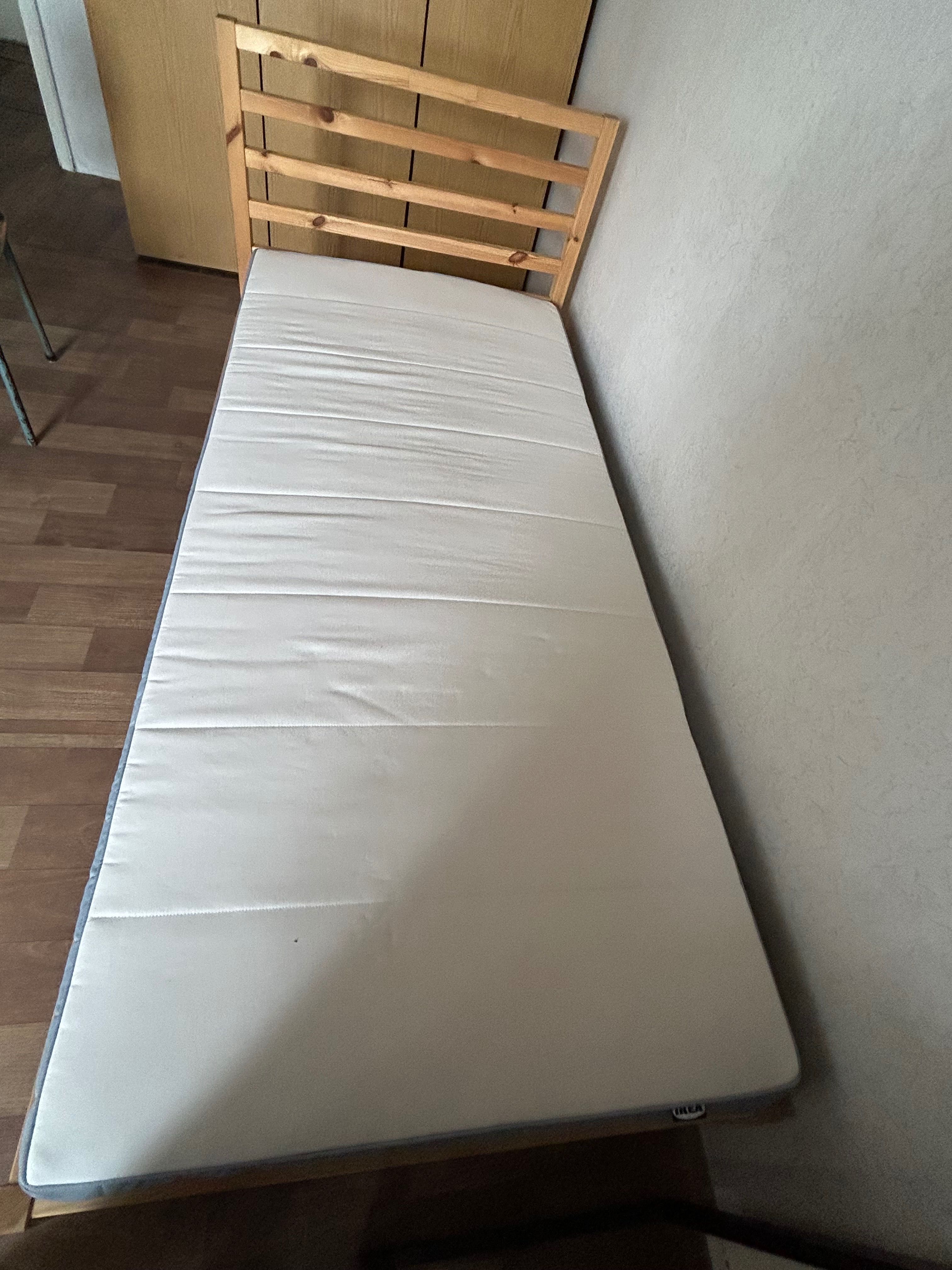 Легло с матрак и подматрачна рамка