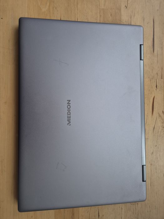 Medion Touch Laptop – SSD, нова батерия, Windows 11