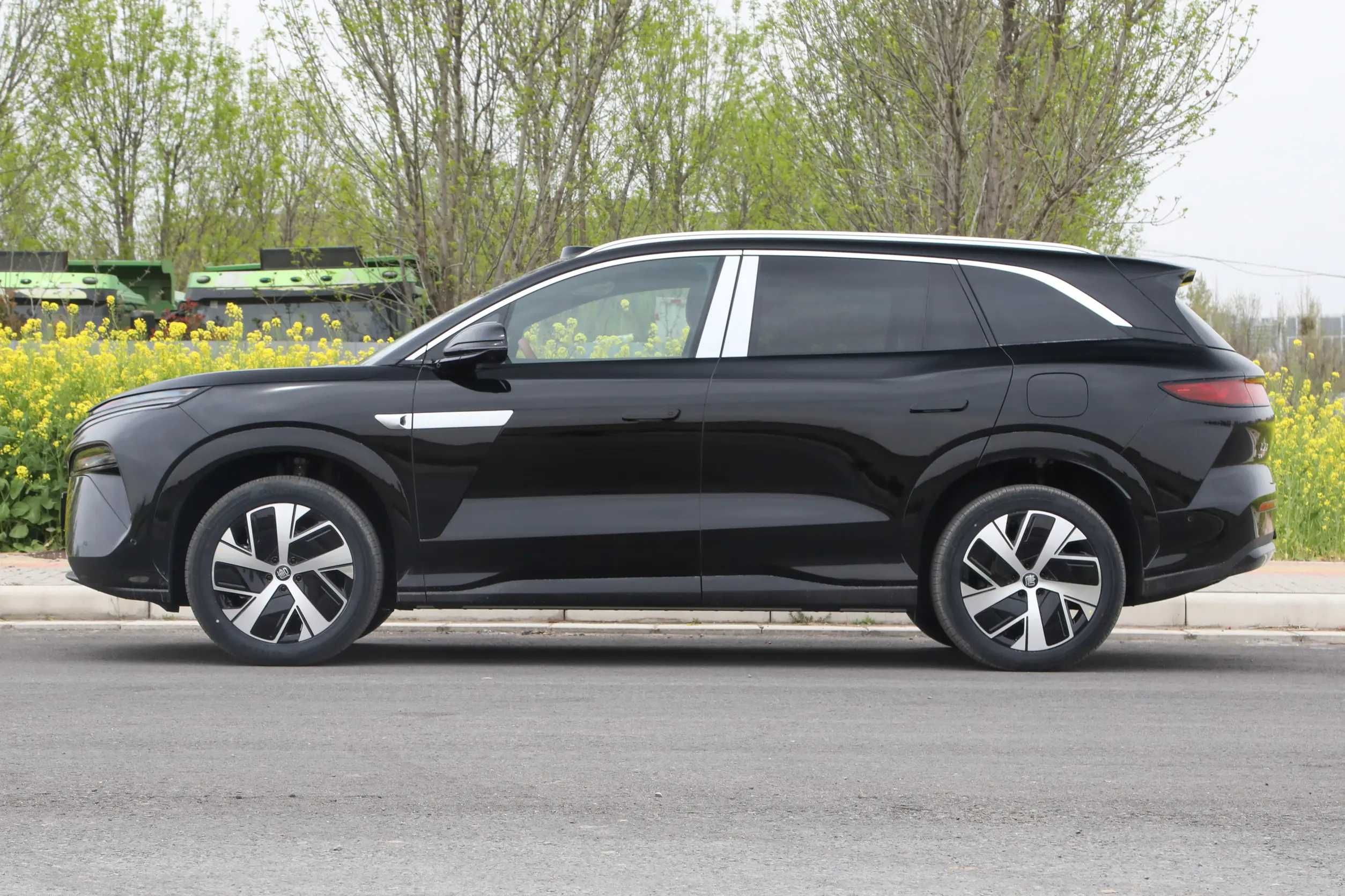 BYD Tang L 4WD 2025 nalichida tayyor