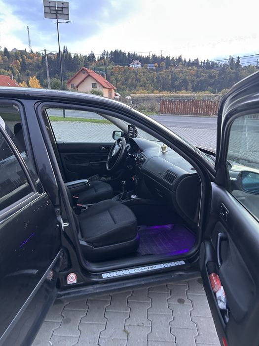 Volkswagen Golf 4 an 2002 motor 1.6 16 v 105 cp benzina