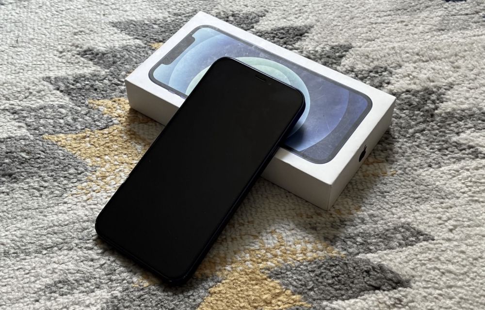 Iphone 12; Blue; 64 GB