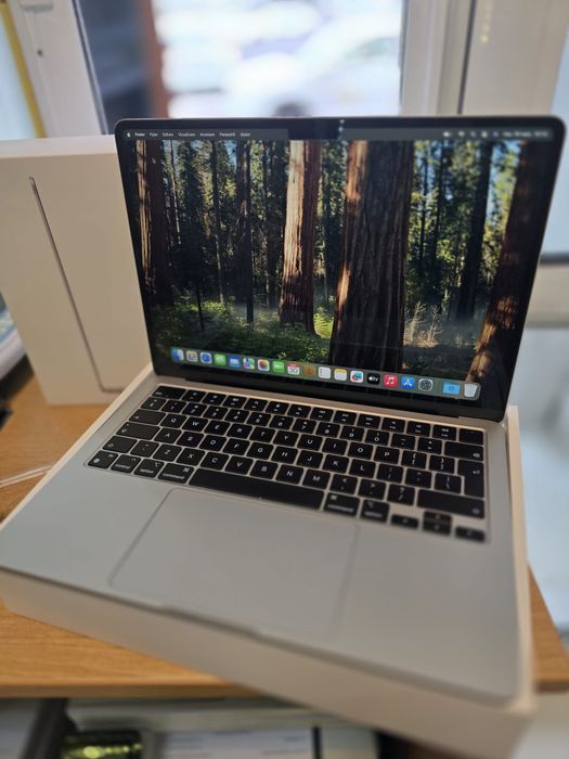 Macbook air m2 2022 la cutie