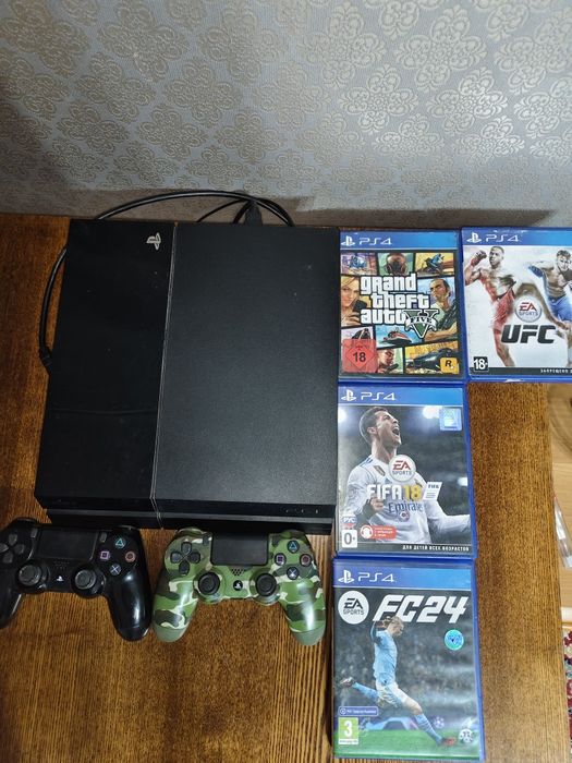продам Sony Playstation 4