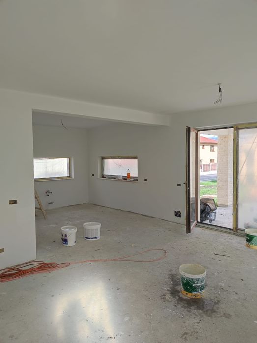 Efectuăm lucrări în construcții interioare și exterioare