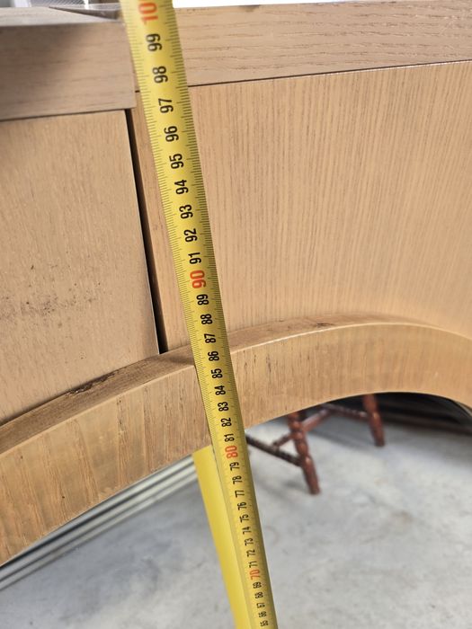 Кръгло огледало с дървена рамка 86см..