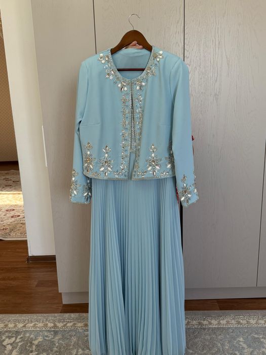 Продам женское платье