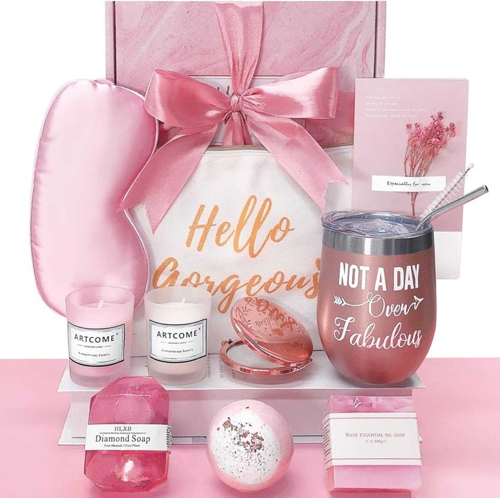 Подарък за Kоледа за нея - Подаръчна SPA Кутия 13 в 1