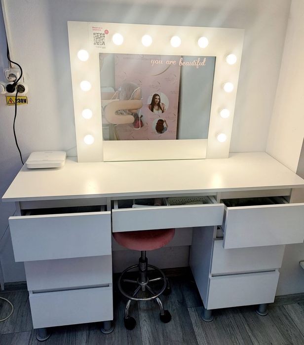 Măsuță de machiaj
