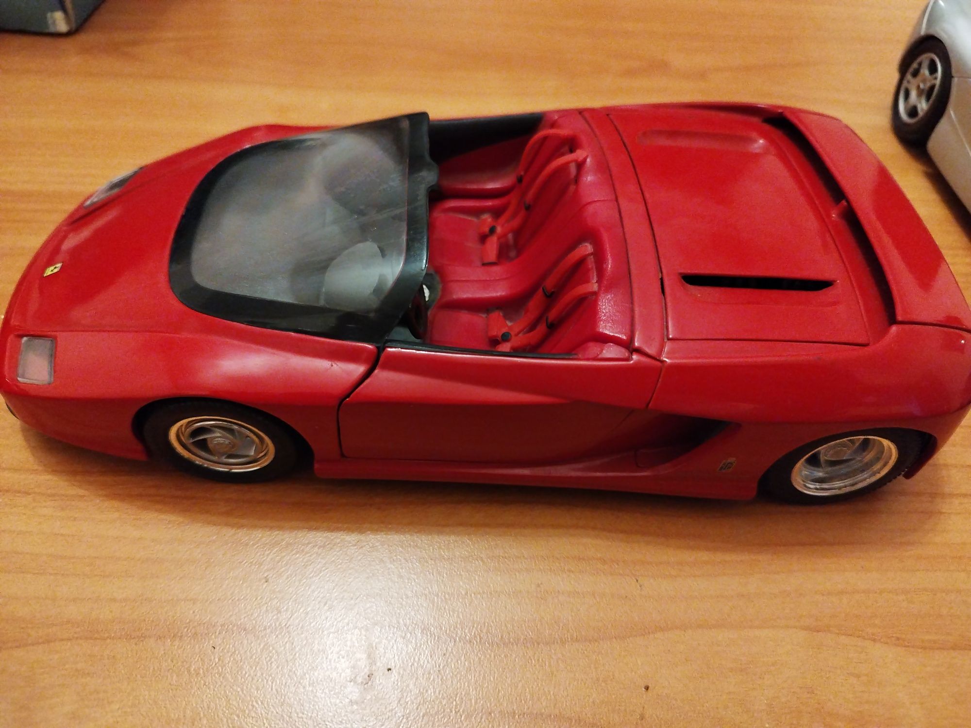 Ferarri Mythos, Macheta Revell 1:18