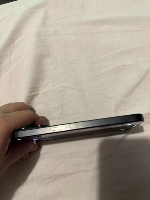 Vand iphone 15 pro 2700 usor negociabil