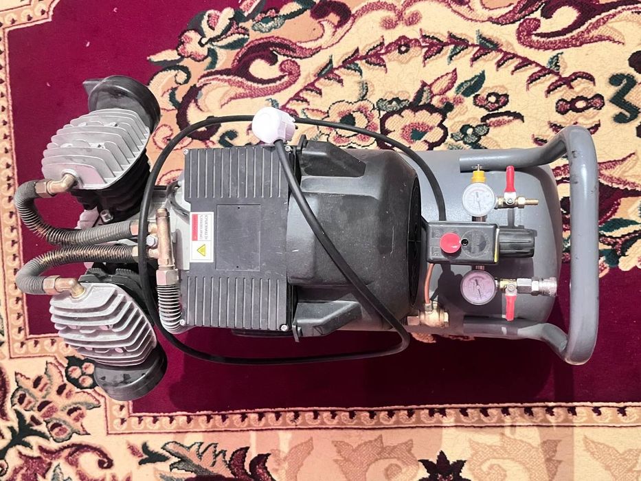 Компрессор масляный Triangle TR71050