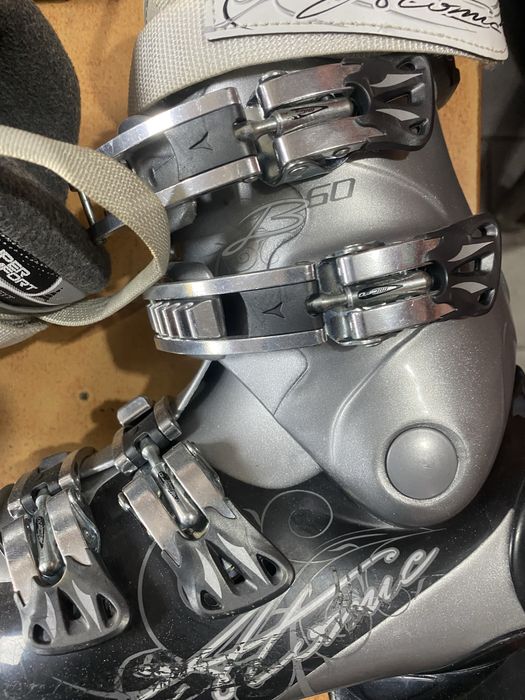 Ски обувки Atomic
